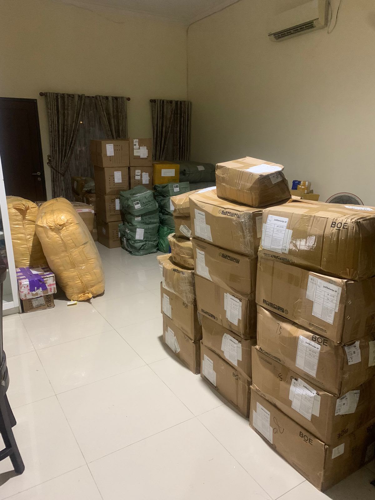 Cara Menghemat Biaya Pengiriman Internasional